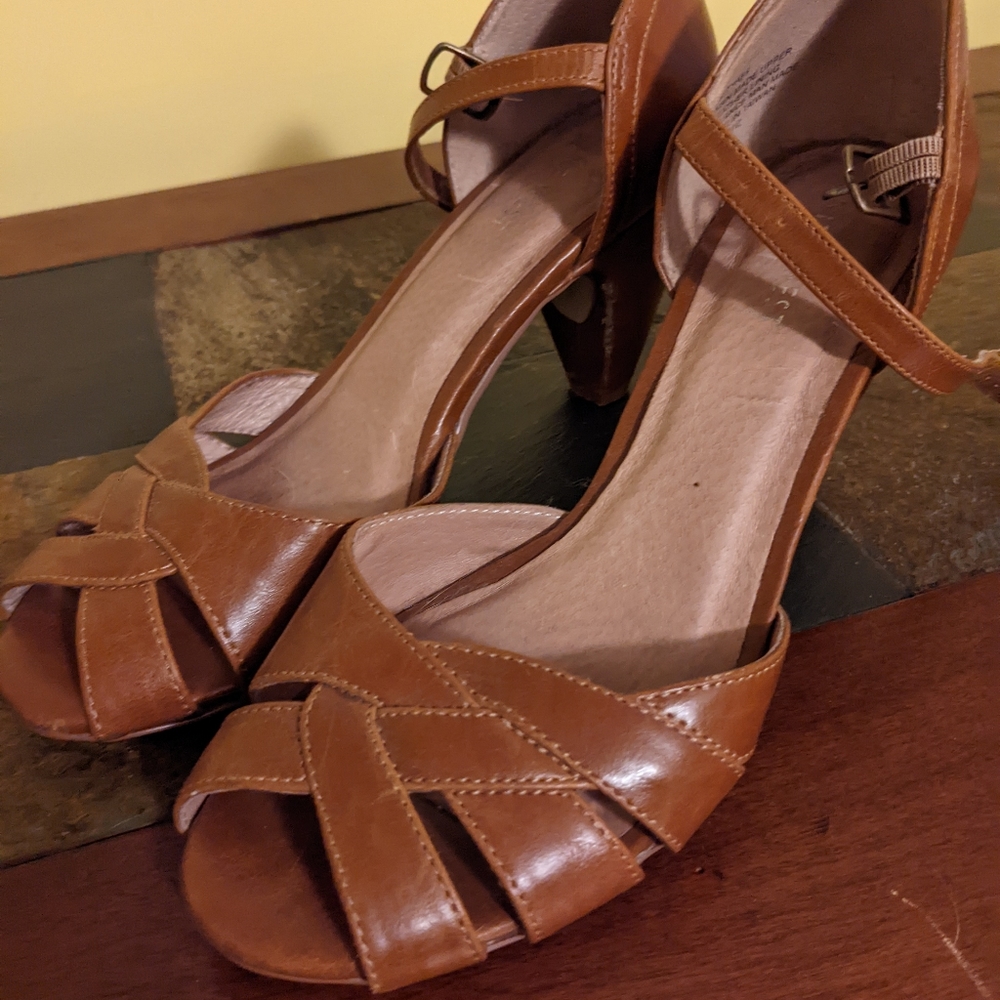 Nine West Nityaff Block Heel Sandals
